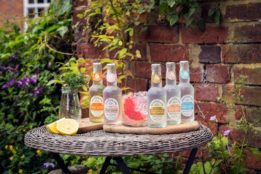  Die Vielfalt der Fentimans Tonics und Mixer ist
jetzt in der 200 ml Glasflasche erhältlich.
