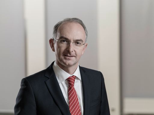  Prim. Priv. Doz. Dr. Bernd Lamprecht, Vorstand der
Klinik für Lungenheilkunde der Kepler Universität Linz, informiert
beim Online Dialog 'Rauchen & Covid-19' am 31.5.2021.