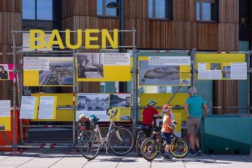 Vorschau Bild von Open-Air-Ausstellung FRAUEN BAUEN STADT von
10.5-15.5.2021 am Wangari-Maathai-Platz