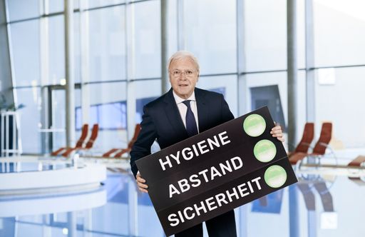  Während viele Thermen-Einrichtungen, insbesondere im Westen,
vorerst aus wirtschaftlichen Gründen nicht aufsperren wollen, öffnet
die VAMED Vitality World ab 19.5. alle acht Resorts und betont, wie
förderlich Thermenbesuche für die Gesundheit der Bevölkerung sind.
„Denken Sie zum Beispiel an Familien, die den ganzen Winter auf
engem Raum zuhause waren – die Bewegung und das warme Thermalwasser
beugen Krankheiten vor, stärken das Immunsystem und schaffen auch
mentalen Ausgleich!“, sagt Gucher.