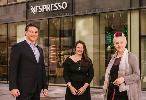  NESPRESSO Atelier startet eine Kooperation mit der
Künstlerhaus Vereinigung und präsentiert die neue Kunstinstallation
von Victoria Coeln.