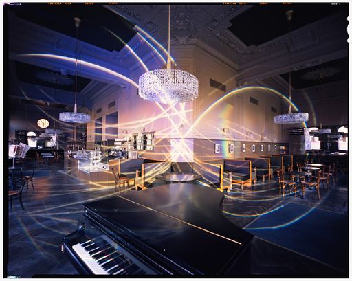 Vorschau Bild von Chromatische Intervention Frühjahr 2021 Lupenobjekt
mit Original-Diapositiv 20,1 x 25,4 cm (8 x 10“), hinterleuchtet