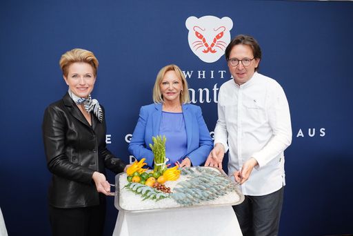 Vorschau Bild von v.l.n.r.: Birgit Reitbauer, Ingrid Flick, Heinz
Reitbauer