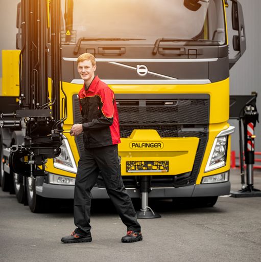 Vorschau Bild von Lehrberuf Fahrzeugbautechniker PALFINGER