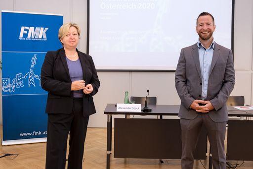  vl.: Margit Kropik, Geschäftsführerin des FMK,
Alexander Stock, Präsident des FMK