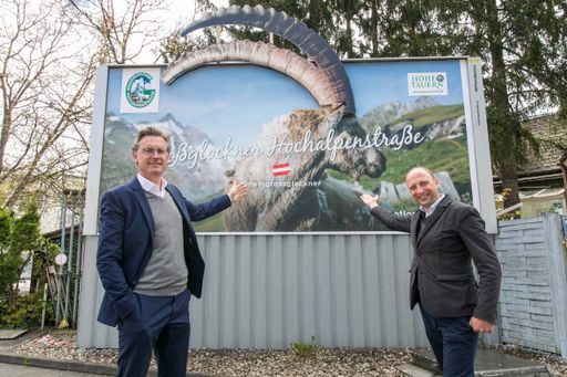 Vorschau Bild von Formatsprengendes Werbeplakat