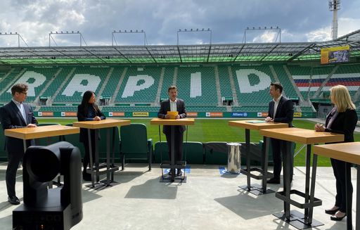 Vorschau Bild von Podiumsdiskussion v.l.n.r. (sichtbar): Mag.a Sindy
Amadei, Mag. Christoph Neumayer, Mag. Martin Röhsner, Christoph
Peschek, Katharina Böhm, MSc.