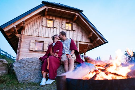 Vorschau Bild von Zweisamkeit auf der Alm genießen