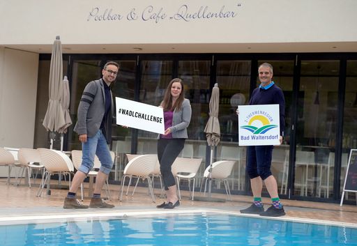  Die Tourismusverantwortlichen der 2-Thermenregion
Bad Waltersdorf gehen mit gutem Beispiel voran und baden ihre Wadln
im quellfrischem Bad Waltersdorfer Thermalwasser.