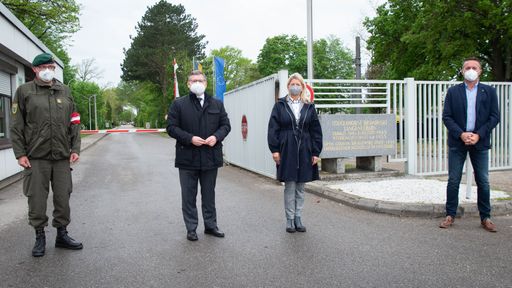 FBM Tanner Spatenstich Generalsanierung
Anschlussbahn am 12 05 2021 im Fliegerhorst Brumowski / Langenlebarn