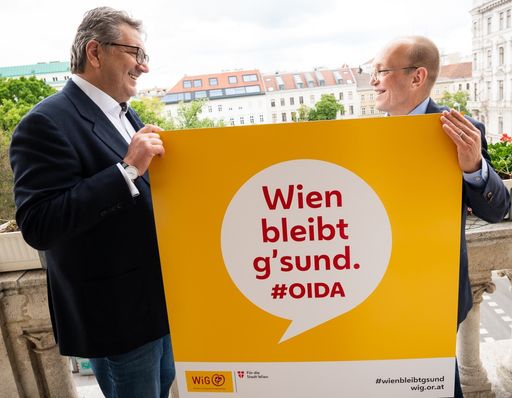 StR Peter Hacker und Denis Beck - WiG Plakat
Gesundheitsstadtrat Hacker und WiG-Geschäftsführer Beck präsentieren
Kampagne „Gesund leben in Corona-Zeiten“