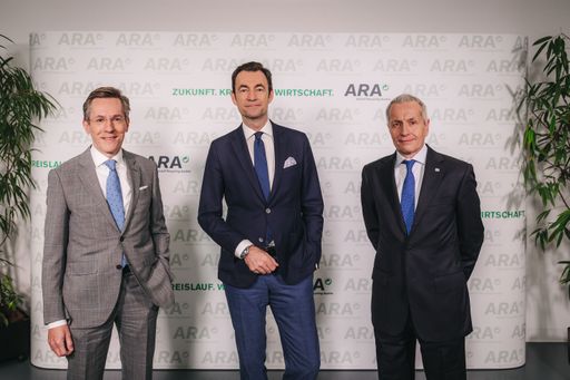 Vorschau Bild von Im Rahmen ihrer Bilanz-Pressekonferenz stellt die Altstoff
Recycling Austria AG (ARA) ein Zukunftspaket zur Kreislaufwirtschaft
mit umfangreichen Maßnahmen vor. Nur mit gemeinsamen Anstrengungen
entlang der gesamten Wertschöpfungskette wird es Österreich
gelingen, die EU-Ziele für Sammlung und Recycling zu erreichen.