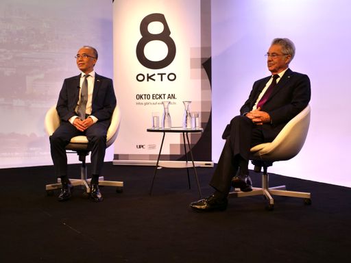 Vorschau Bild von Li Xiaosi (l.) und Heinz Fischer (r.) zu Gast im
OKTO-Studio.