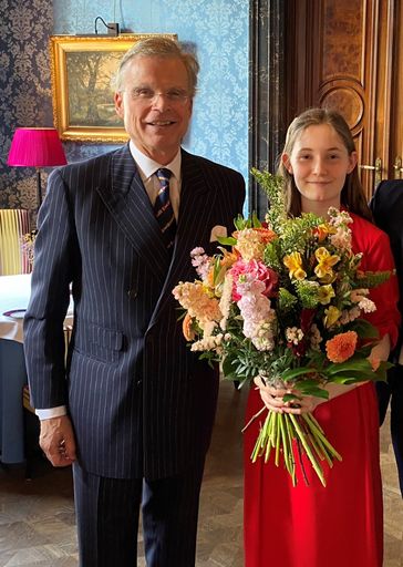 Vorschau Bild von Premio Leonardo da Vinci an Alma Deutscher
verliehen. Im Bild: Wulf Gordian Hauser und Alma Deutscher