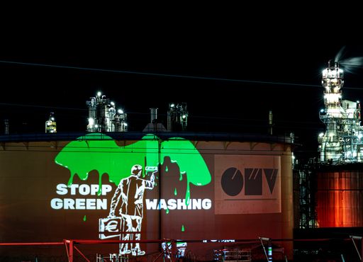 Vorschau Bild von UmweltschützerInnen fordern mit Bild-Aktion ein
Ende des Greenwashing sowie einen echten Kurswechsel zu
klimafreundlichen Energietechnologien