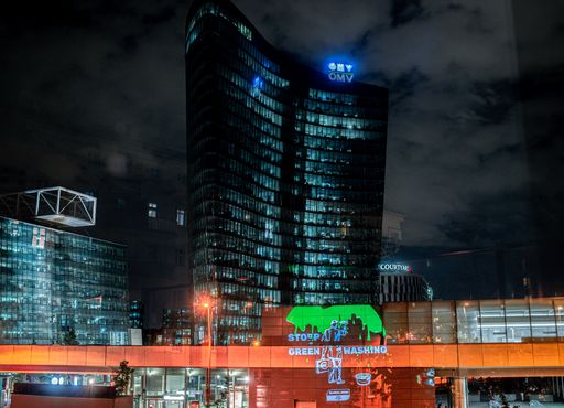 Vorschau Bild von UmweltschützerInnen fordern mit Bild-Aktion ein
Ende des Greenwashing sowie einen echten Kurswechsel zu
klimafreundlichen Energietechnologien