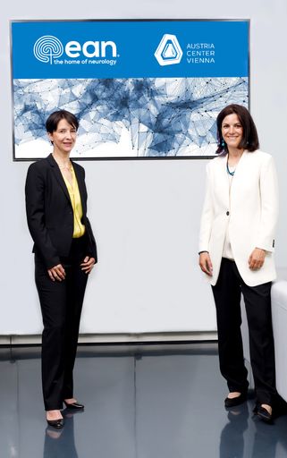 Anja Sander,Executive Director der European Academy
of Neurology (EAN), und Susanne Baumann-Söllner, Direktorin Austria
Center Vienna