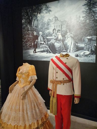 Vorschau Bild von Bei Sisi's Amazing Journey können Sie sich nun als
Sisi & Franz Joseph fotografieren