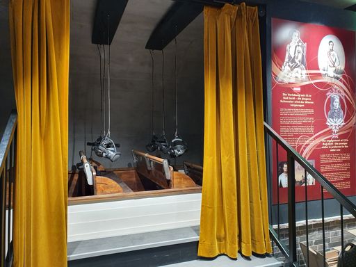 Vorschau Bild von neue Sichtschutzvorhänge wurden montiert um das
Kundenerlebnis noch besser zu machen