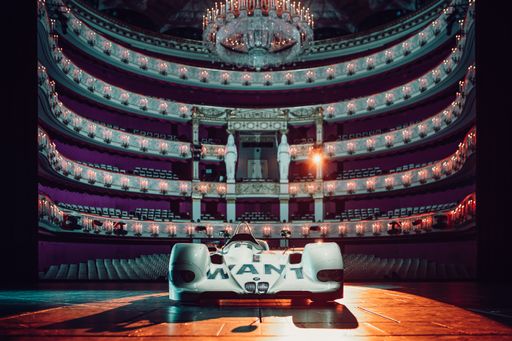 Die BMW Group wird Global Partner der Bayerischen Staatsoper. BMW
Art Car von Jenny Holzer (BMW V12 LMR, 1999) in der Bayerischen
Staatsoper, München. Foto: Daniel Nikodem @bmwjogge, © BMW AG /
Weiterer Text über ots und www.presseportal.de/nr/28255 / Die
Verwendung dieses Bildes ist für redaktionelle Zwecke unter
Beachtung ggf. genannter Nutzungsbedingungen honorarfrei.
Veröffentlichung bitte mit Bildrechte-Hinweis.