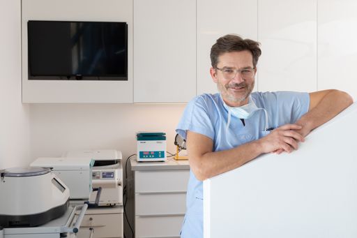 Univ.-Prof. Dr. Stefan Marlovits, MBA, Leiter des
Zentrums für Knorpelregeneration und Orthobiologie, Privatklinik
Döbling