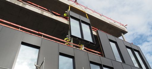 Sieht gut aus und kann viel: Die neue Fassade der FKN Gruppe, die
gemeinsam mit Drees & Sommer entwickelt wurde. ©Drees & Sommer SE /
Weiterer Text über ots und www.presseportal.de/nr/134210 / Die
Verwendung dieses Bildes ist für redaktionelle Zwecke unter
Beachtung ggf. genannter Nutzungsbedingungen honorarfrei.
Veröffentlichung bitte mit Bildrechte-Hinweis.