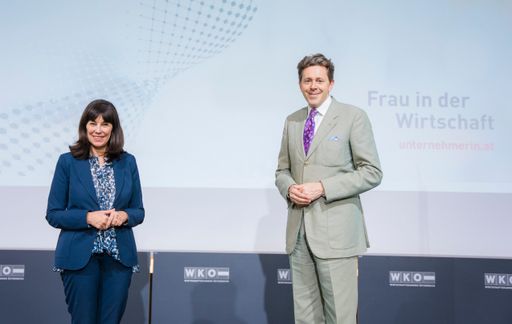 v.l.n.r.: WKÖ-Vizepräsidentin Martha Schultz und
WKÖ-Präsident Harald Mahrer