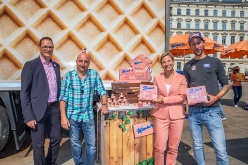  vlnr Manner CEO Mag. Andreas Kutil, Christoph
Fälbl, Kristina Sprenger und Ex-Skispringer Martin Koch