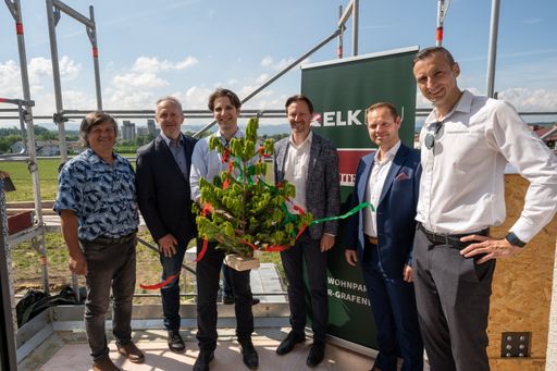 Vorschau Bild von Am Balkon einer Dachgeschosswohnung mit herrlichem
Ausblick ins Grüne