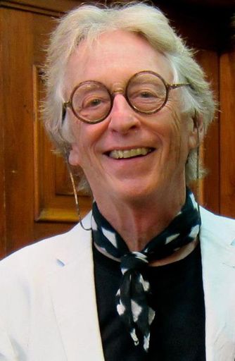  Pianist und Puppenspieler Norman Shetler