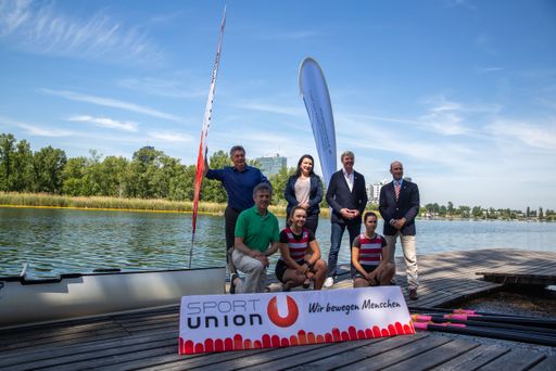 Vizekanzler und Sportminister Werner Kogler, SpEA-
Geschäftsführerin Anna Kleissner, SPORTUNION-Präsident Peter McDonald,
 LIA-Präsident Matthias Schreiner (oben v.l.n.r.), LIA-Ehrenpräsident 
Raimund Haberl, LIA-Ruderin Laura Boyer, LIA-Ruderin Paula Horauer (
unten v.l.n.r.)