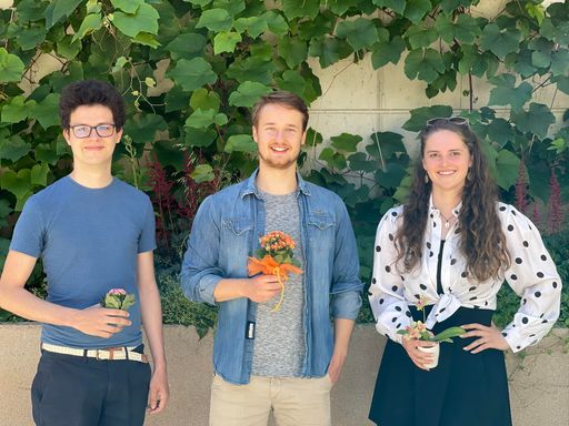  Von links nach rechts: Michael Pucher (2.Stellvertreter/JUNOS)
Kilian Posch (Vorsitzender/AG) Karoline Gürtl
(1.Stellvertreterin/GRAS)