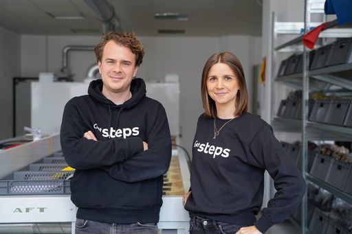 Das GetSteps Gründerteam Annik Wolf und Vincent Hoursch in der
Produktionsstätte (Berlin) / Weiterer Text über ots und
www.presseportal.de/nr/154228 / Die Verwendung dieses Bildes ist für
redaktionelle Zwecke unter Beachtung ggf. genannter
Nutzungsbedingungen honorarfrei. Veröffentlichung bitte mit
Bildrechte-Hinweis.