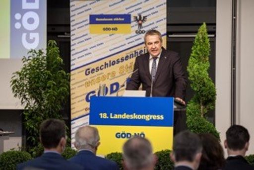 Vorschau Bild von GÖD-Vorsitzender & ÖGB-Vizepräsident Dr. Norbert
Schnedl