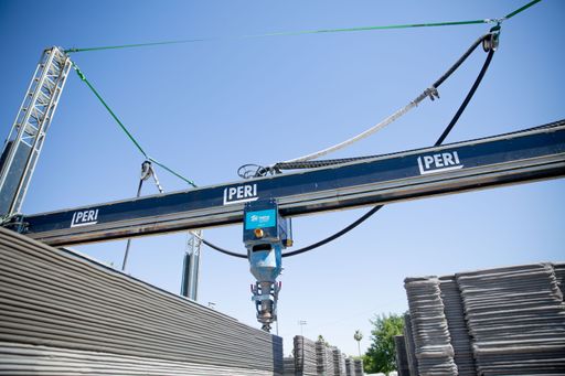Vorschau Bild von Wie bei den erfolgreichen Druckprojekten in Beckum
(Nordrhein-Westfalen) und Wallenhausen (Bayern) setzt PERI beim
Druck des Wohnhauses in Tempe (Arizona) den Portaldrucker COBOD BOD2
ein. / Weiterer Text über ots und www.presseportal.de/nr/148449 /
Die Verwendung dieses Bildes ist für redaktionelle Zwecke unter
Beachtung ggf. genannter Nutzungsbedingungen honorarfrei.
Veröffentlichung bitte mit Bildrechte-Hinweis.