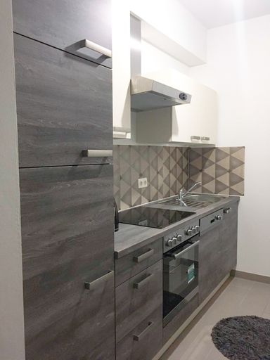 Vorschau Bild von Die Organisation und Montage einer neuen Küche,
welche im anschließenden Gebrauch zudem praktikabel sein soll, ist
eine der schwierigsten Aufgaben bei dem Einzug in ein neues Zuhause.