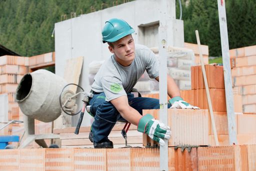 Mitarbeiter beim Baujob
