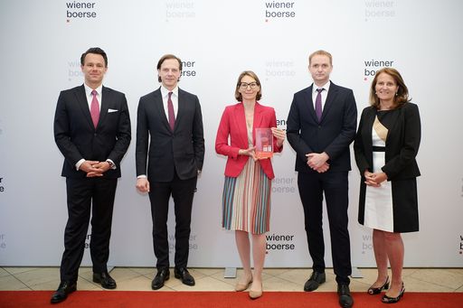 Der Frucht-, Stärke- und Zuckerkonzern AGRANA wurde
in dieser Woche im Rahmen der Verleihung des Wiener Börse Preises
2021 mit dem VÖNIX-Nachhaltigkeitspreis ausgezeichnet.