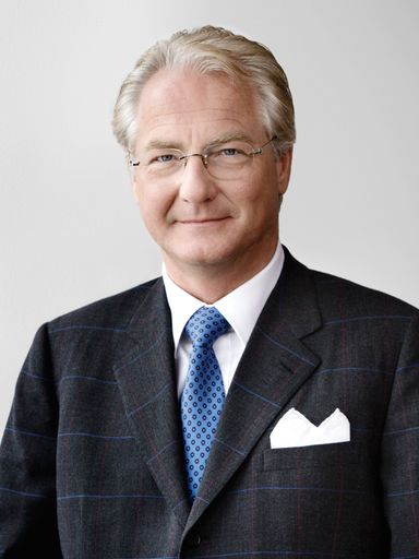Vorschau Bild von Bei der 133. OVE-Generalversammlung wurde Dr. Kari
Kapsch für eine zweite Funktionsperiode als Präsident wiedergewählt