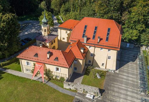 Vorschau Bild von Direkt am Campus Urstein der FH Salzburg ist seit
2016 das eigene Startup Center angesiedelt. Das FHStartup Center ist
erste Anlaufstelle für Studierende, AbsolventInnen und Forschende
mit Gründungsinteresse.
