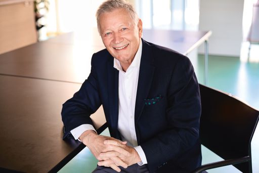 Helmut Krieghofer ist Vorsitzender des Vorstands
der neuen Sozialstiftung "Die Seraphiner". Der ehemalige
Landesdirektor des ORF in Tirol und Südtirol leitet die Stiftung
ehrenamtlich.
