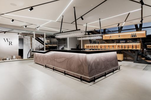 Vorschau Bild von Der Showroom inszeniert die Markenwelt und lädt zum
Genuss mit allen Sinnen ein.