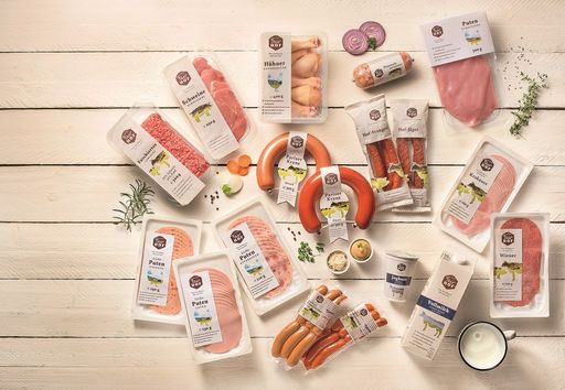 HOFER setzt sich auf Tierwohl-Mission ambitionierte
Ziele für 2030.