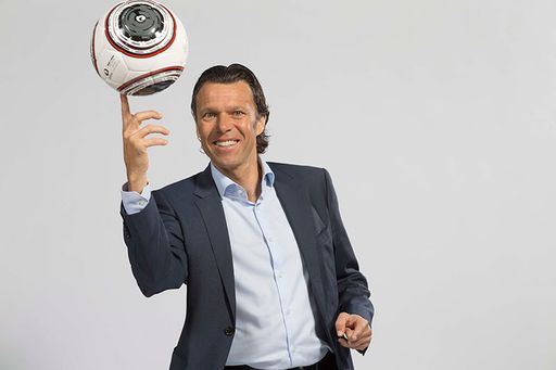 Urs Meier, Schiedsrichter, Unternehmer, Moderator, Autor /
Weiterer Text über ots und www.presseportal.de/nr/156882 / Die
Verwendung dieses Bildes ist für redaktionelle Zwecke unter
Beachtung ggf. genannter Nutzungsbedingungen honorarfrei.
Veröffentlichung bitte mit Bildrechte-Hinweis.