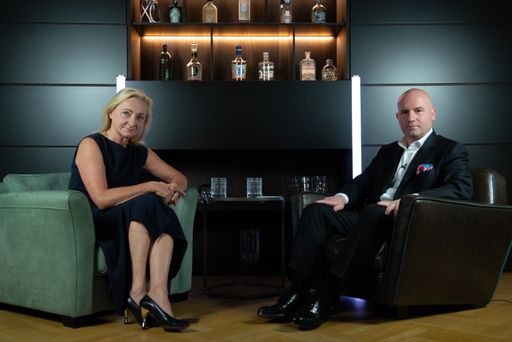 Frau Dr. Barbara Kolm von der österreichischen Nationalbank und
Herr Dr. Florian Koschat von PALLAS CAPITAL