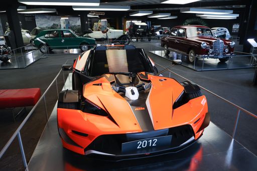 Vorschau Bild von KTM X-Bow in der weltweit höchstgelegenen Automobil- und
Motorrad-Ausstellung auf der Kaiser-Franz-Josefs-Höhe