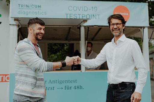  Künstler Otto Jaus und GF Trinicum diagnostics Günther Malek