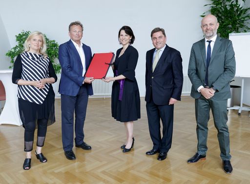 Feierliche Übergabe an Bundesministerin Edtstadler