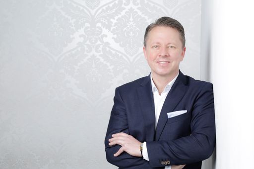 Niko A. Schüler MSc MBA MRICS übernimmt die Leitung der Business
Unit „Immobilien“ bei Swiss Life Select.