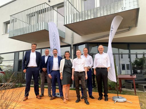 v.l.n.r.: Dkfm. Josef Kreiterling, Ing. Reinhard
Pucsala, Christian Zehetner, Nadja Hafez, Dr. Hannes Pachler, Lukas
Neugebauer, Dr. Karl Derfler.